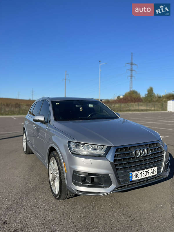 Позашляховик / Кросовер Audi Q7 2018 в Рівному