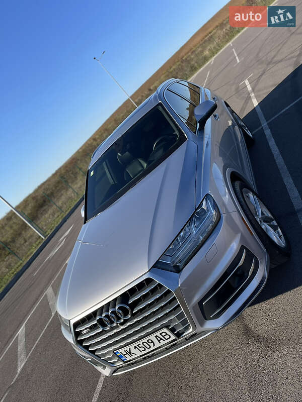 Позашляховик / Кросовер Audi Q7 2018 в Рівному