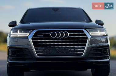 Внедорожник / Кроссовер Audi Q7 2017 в 