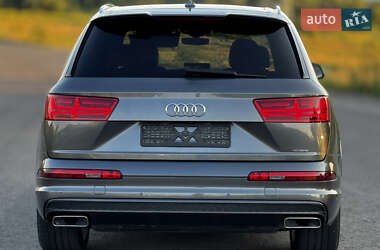 Внедорожник / Кроссовер Audi Q7 2017 в 