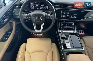 Позашляховик / Кросовер Audi Q7 2023 в 