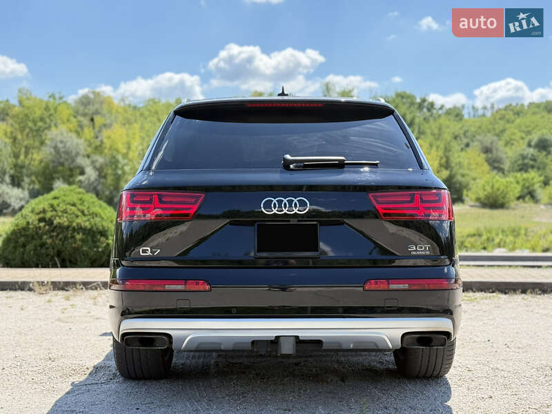 Внедорожник / Кроссовер Audi Q7 2016 в Днепре