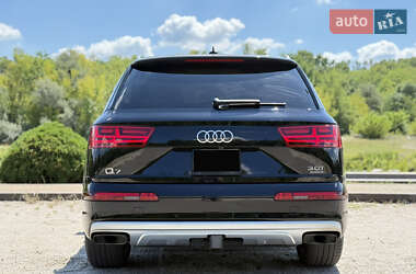 Внедорожник / Кроссовер Audi Q7 2016 в 