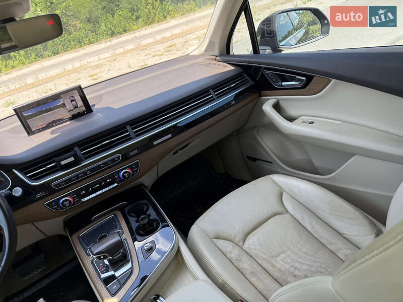 Внедорожник / Кроссовер Audi Q7 2016 в Днепре