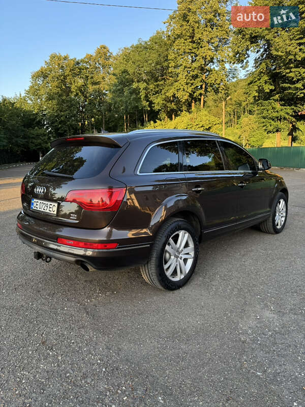 Позашляховик / Кросовер Audi Q7 2011 в Чернівцях