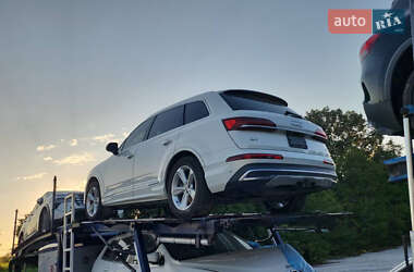 Внедорожник / Кроссовер Audi Q7 2021 в 