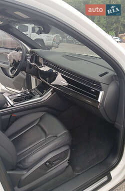 Внедорожник / Кроссовер Audi Q7 2021 в 