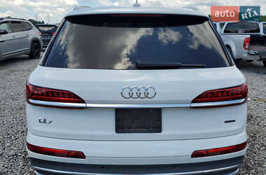 Внедорожник / Кроссовер Audi Q7 2021 в 