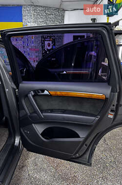 Внедорожник / Кроссовер Audi Q7 2014 в 