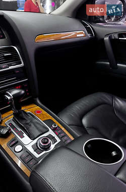 Внедорожник / Кроссовер Audi Q7 2014 в 
