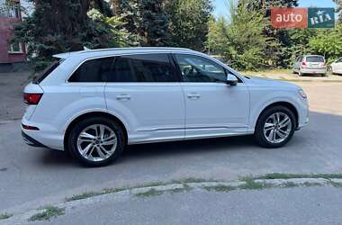 Внедорожник / Кроссовер Audi Q7 2023 в 