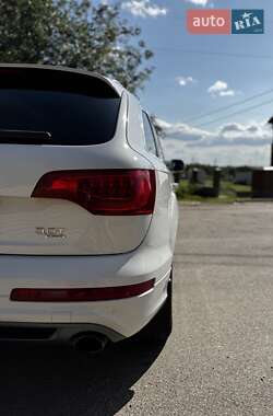 Внедорожник / Кроссовер Audi Q7 2012 в 