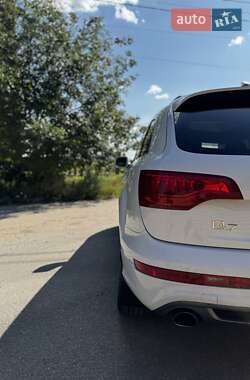 Внедорожник / Кроссовер Audi Q7 2012 в 