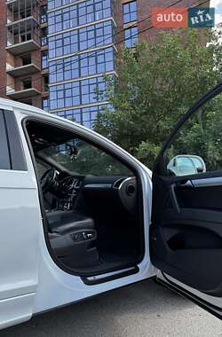 Внедорожник / Кроссовер Audi Q7 2012 в 