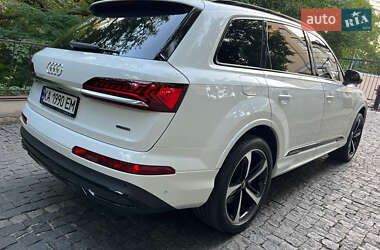 Внедорожник / Кроссовер Audi Q7 2019 в 