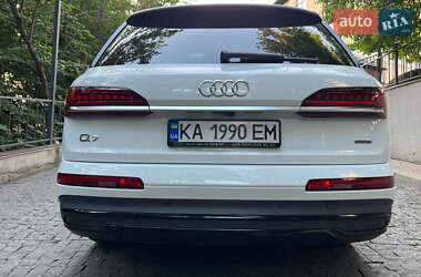 Внедорожник / Кроссовер Audi Q7 2019 в 