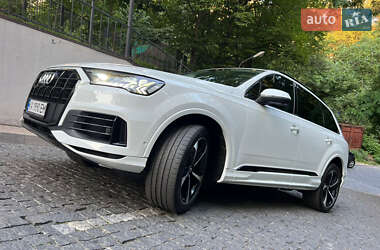 Внедорожник / Кроссовер Audi Q7 2019 в 
