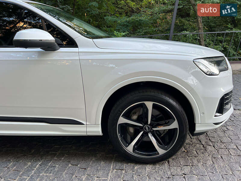 Позашляховик / Кросовер Audi Q7 2019 в Києві фото 42 Позашляховик / Кросовер Audi Q7 2019 в Києві