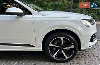 Внедорожник / Кроссовер Audi Q7 2019 в 
