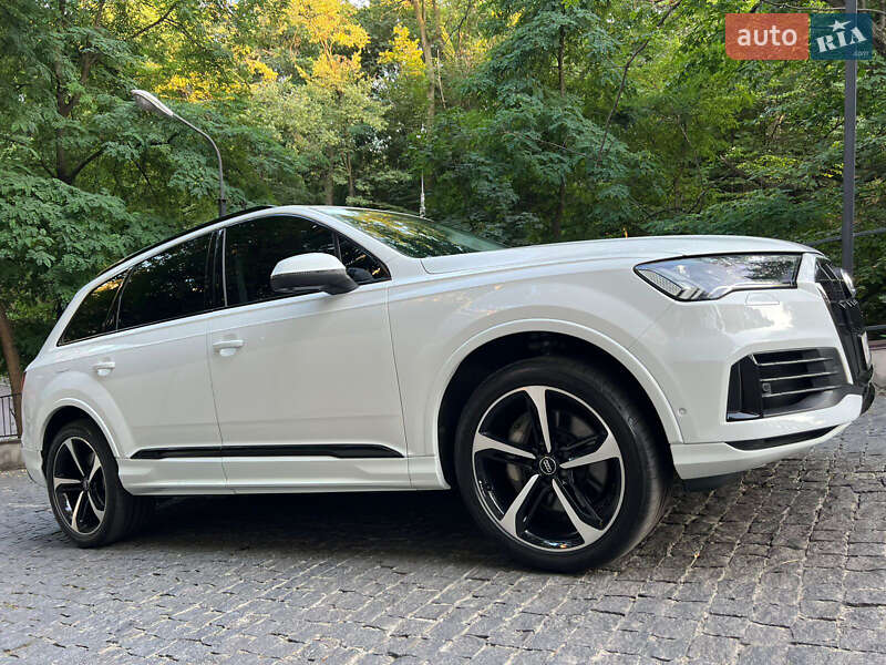Позашляховик / Кросовер Audi Q7 2019 в Києві фото 45 Позашляховик / Кросовер Audi Q7 2019 в Києві