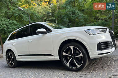Внедорожник / Кроссовер Audi Q7 2019 в 