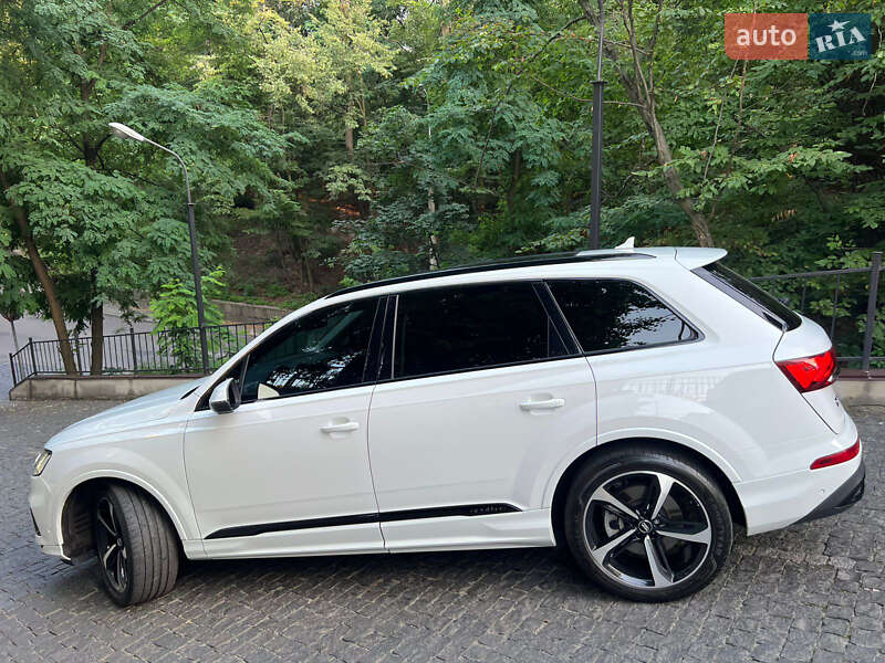 Позашляховик / Кросовер Audi Q7 2019 в Києві фото 64 Позашляховик / Кросовер Audi Q7 2019 в Києві