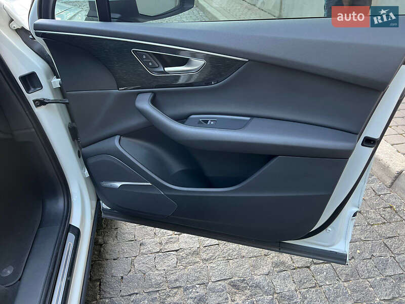 Позашляховик / Кросовер Audi Q7 2019 в Києві фото 108 Позашляховик / Кросовер Audi Q7 2019 в Києві