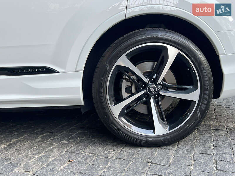 Позашляховик / Кросовер Audi Q7 2019 в Києві фото 134 Позашляховик / Кросовер Audi Q7 2019 в Києві