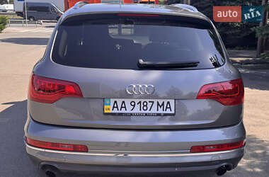 Позашляховик / Кросовер Audi Q7 2012 в 