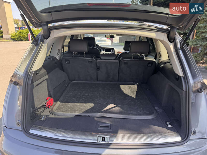 Позашляховик / Кросовер Audi Q7 2012 в Києві