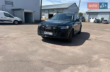 Внедорожник / Кроссовер Audi Q7 2020 в 