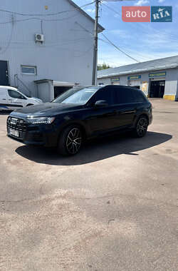 Внедорожник / Кроссовер Audi Q7 2020 в 