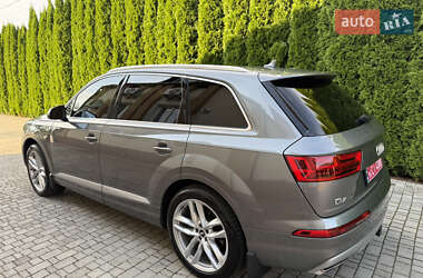 Внедорожник / Кроссовер Audi Q7 2017 в 