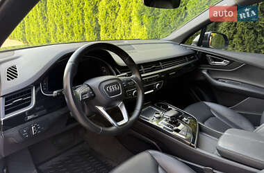 Внедорожник / Кроссовер Audi Q7 2017 в 