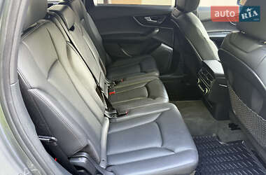 Внедорожник / Кроссовер Audi Q7 2017 в 