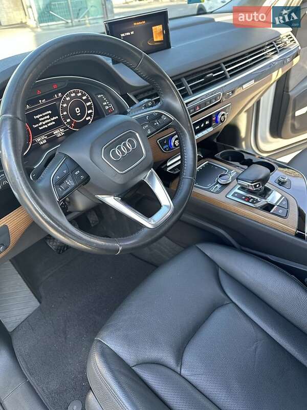 Позашляховик / Кросовер Audi Q7 2016 в Хмельницькому