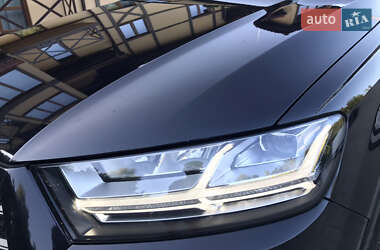Внедорожник / Кроссовер Audi Q7 2015 в 
