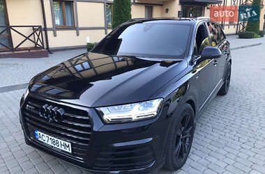 Внедорожник / Кроссовер Audi Q7 2015 в 