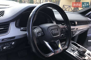 Внедорожник / Кроссовер Audi Q7 2015 в 