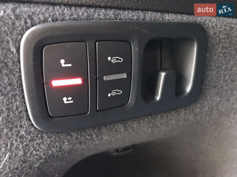 Позашляховик / Кросовер Audi Q7 2015 в Луцьку