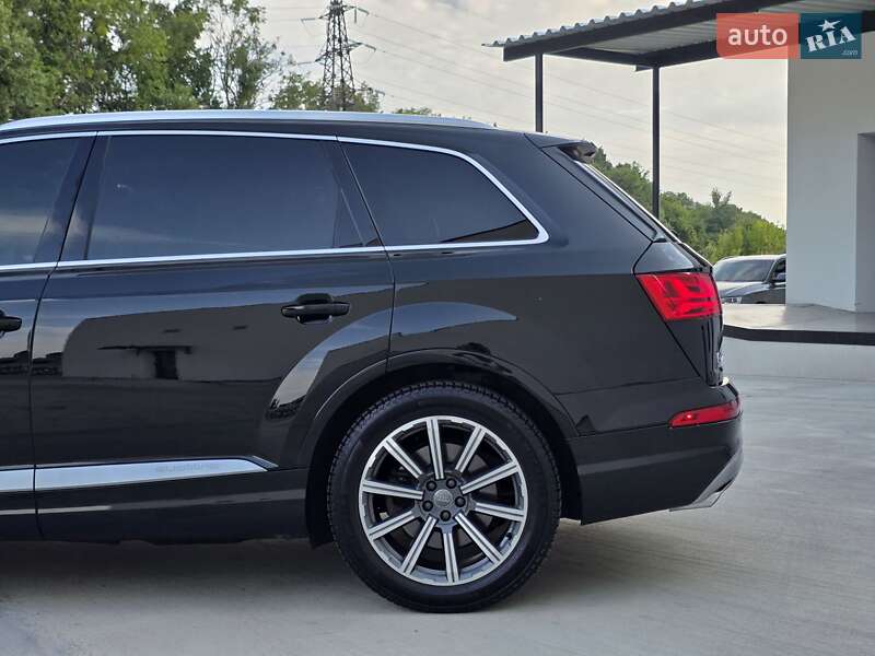 Внедорожник / Кроссовер Audi Q7 2017 в Луцке