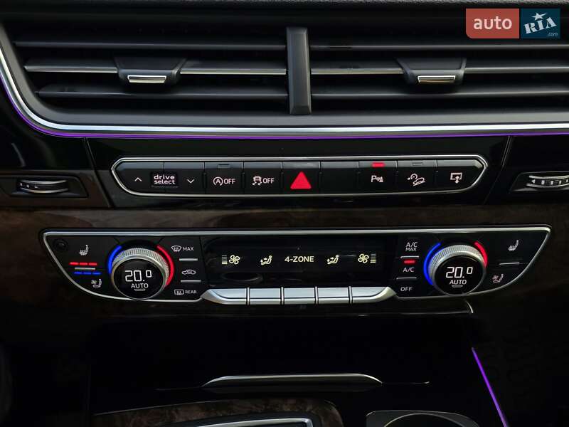 Внедорожник / Кроссовер Audi Q7 2017 в Луцке