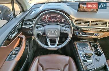Внедорожник / Кроссовер Audi Q7 2018 в 