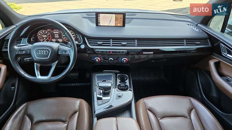 Внедорожник / Кроссовер Audi Q7 2017 в Новомосковске