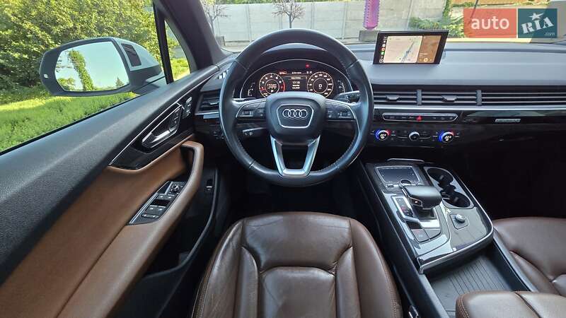 Внедорожник / Кроссовер Audi Q7 2017 в Новомосковске