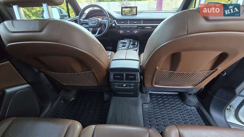 Внедорожник / Кроссовер Audi Q7 2017 в Новомосковске