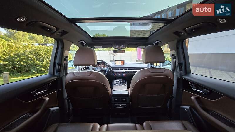 Внедорожник / Кроссовер Audi Q7 2017 в Новомосковске