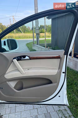 Внедорожник / Кроссовер Audi Q7 2013 в 