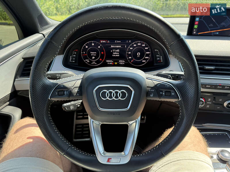 Внедорожник / Кроссовер Audi Q7 2017 в Киеве