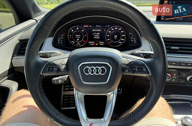 Внедорожник / Кроссовер Audi Q7 2017 в 